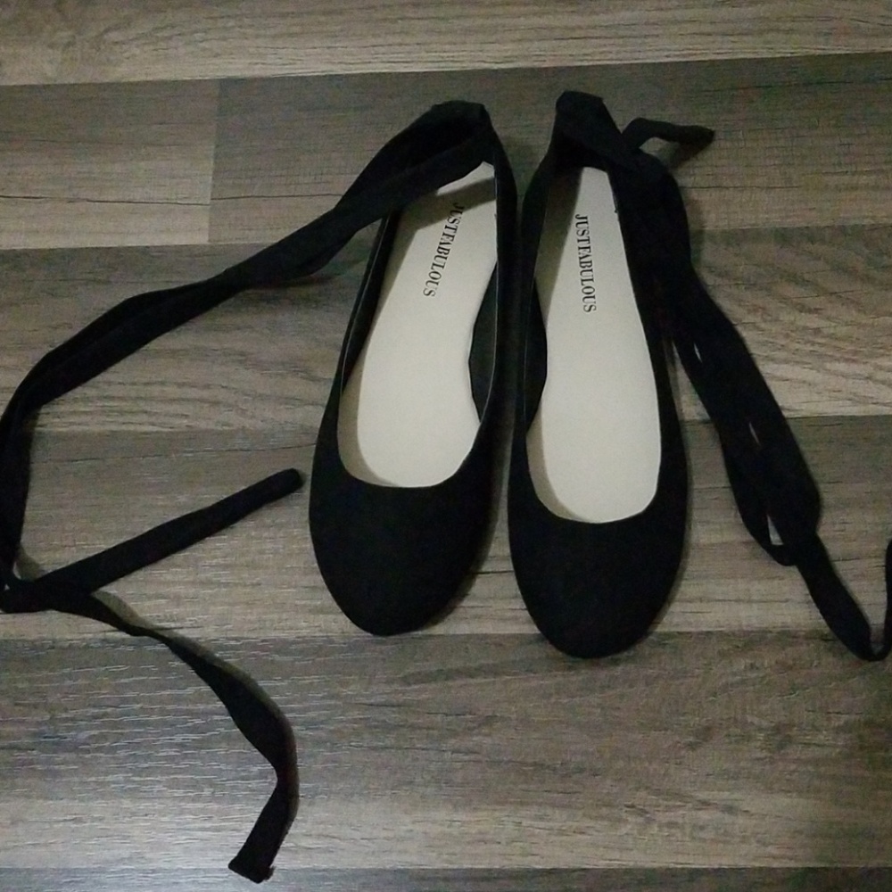 Black tie ballet flats